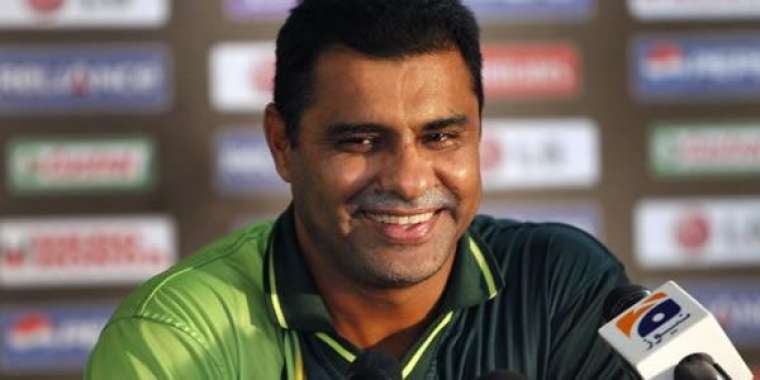 waqar younis popular cricket player in pakistan